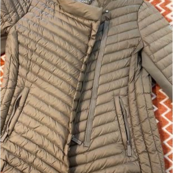 Michael Kors Light Jacket - Picture 3 of 3